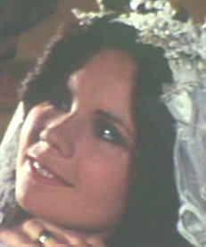  Sandra Montaigu dans Les Roses de Manara