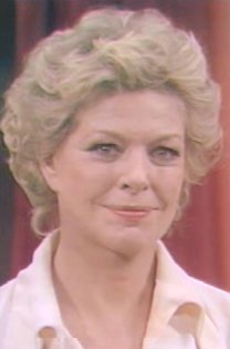  Madeleine Robinson dans Adorable Julia