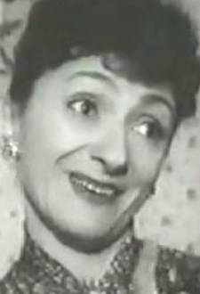  Annette Poivre dans L'ami de la famille