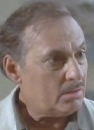  Michel Serrault dans Room service