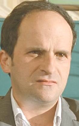  Lionel Abelanski dans Tellement proches