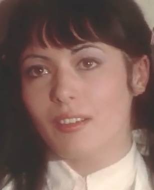  Tania Busselier dans La pension du libre amour