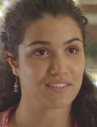  Sabrina Ouazani dans Adieu Gary