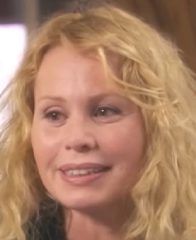  Carole Richert dans Une ombre derrire la porte