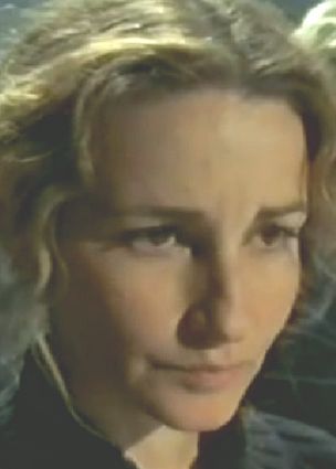  Valentine Varela dans Orages