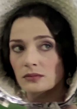  Caroline Bourg dans Dombais et fils